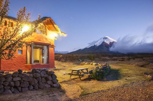 Tambopaxi mountain lodge view